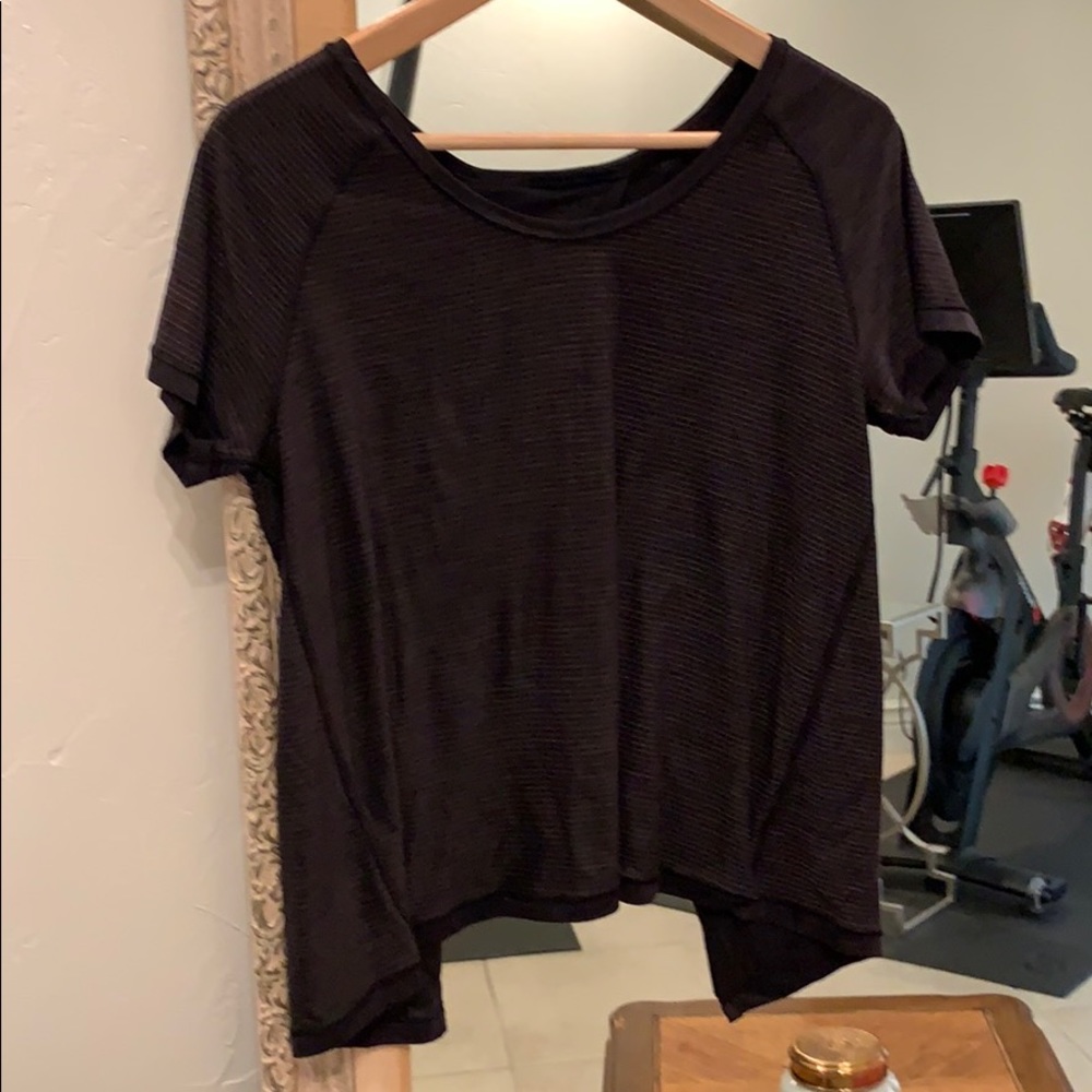 LuLuLemon reversible Tie back tee